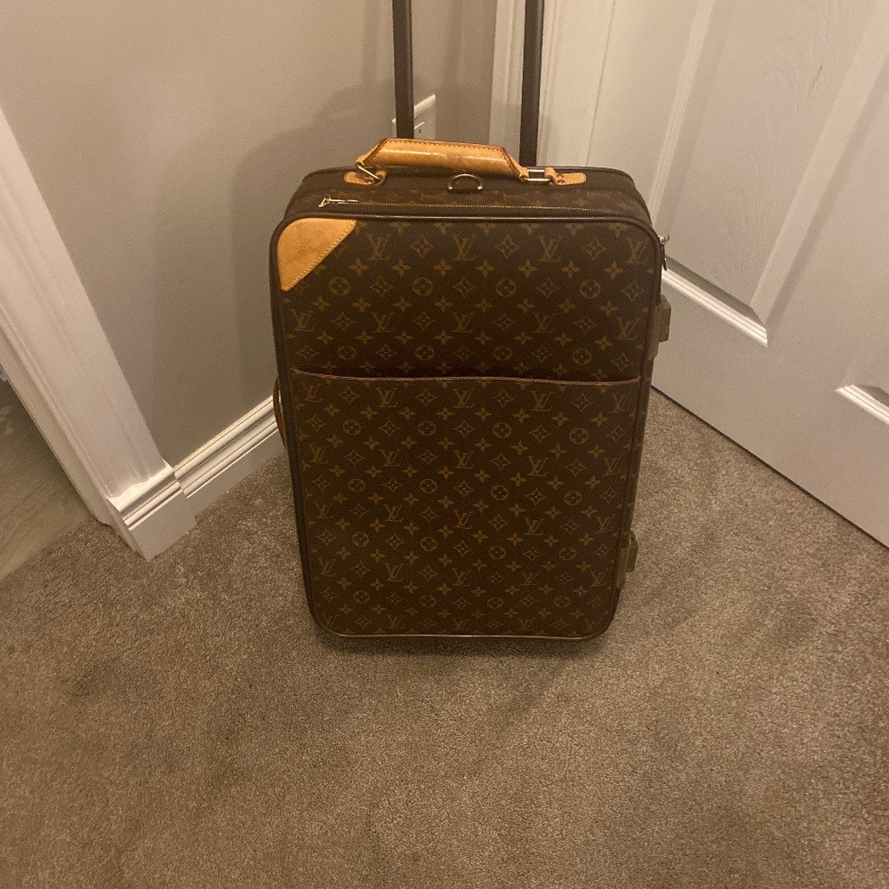 Lv travelling bag